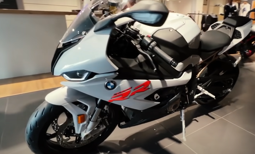 In India, the cost of a BMW S 1000 RR ranges from Rs. 20,50,000 to Rs. 24,95,000. There are three different versions of the BMW S1000 RR: the BMW S1000 RR - .