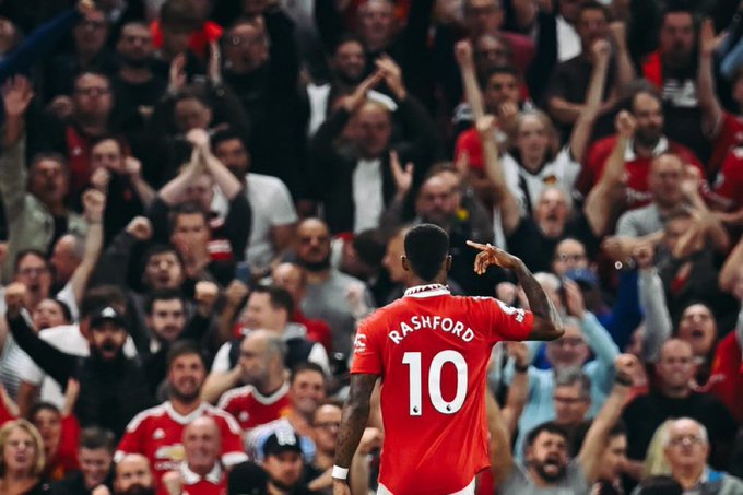 Marcus Rashford gives Manchester United a startling lead over Manchester City with a stunning 25-yard strike.